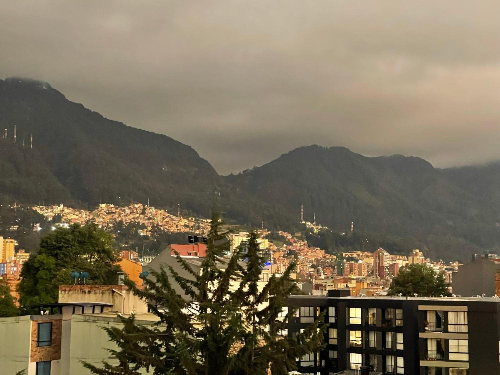 St. Louis Suites - Movistar Arena Bogotá Eksteriør bilde